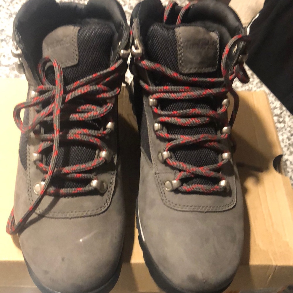 Gray Timberlands - image 1